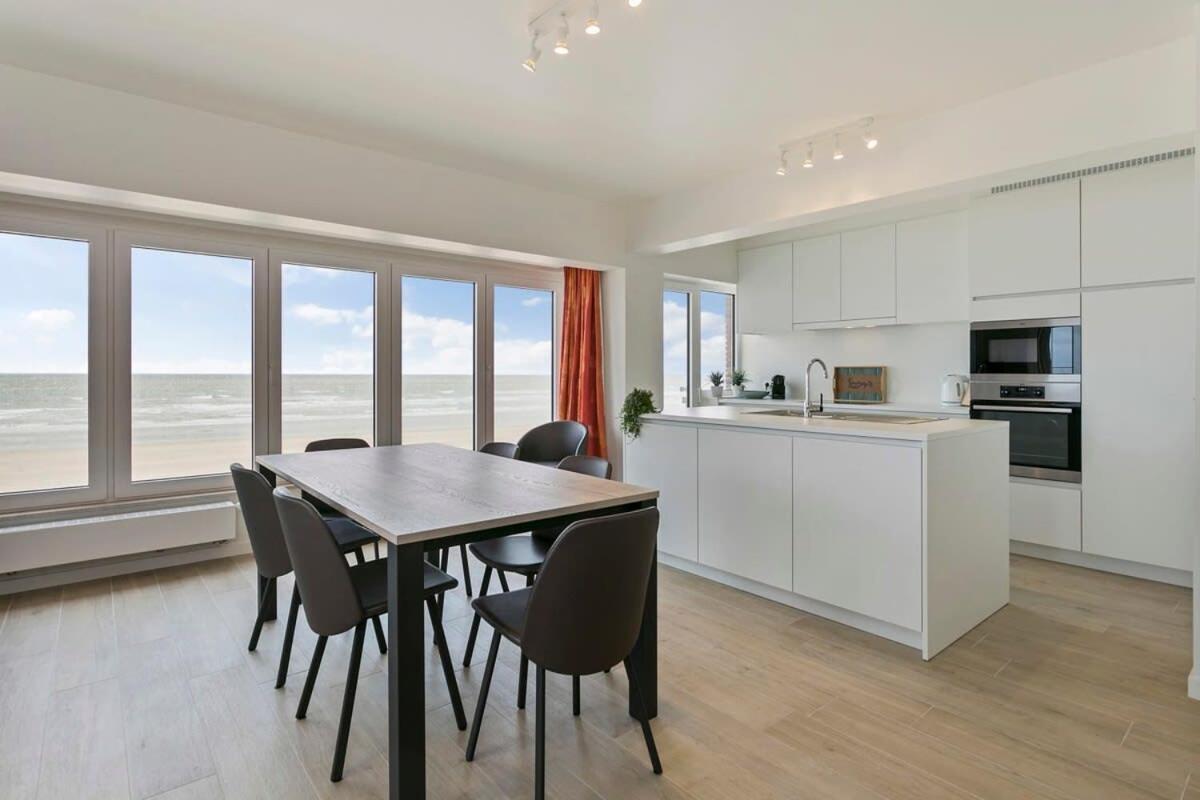Huswell - Majestic Apartment With Breathtaking Sea View De Haan Kültér fotó
